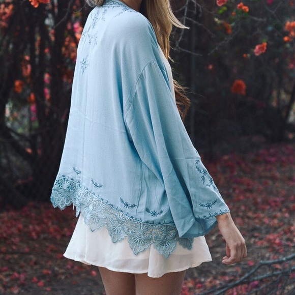 *LAST ONE*  Periwinkle Blue Embroidery Kimono - Picture 3 of 7